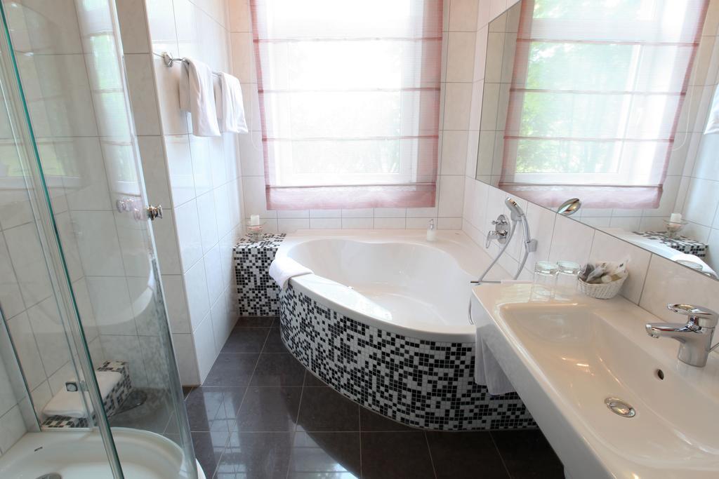 Hotel Sternzeit Wegberg Extérieur photo